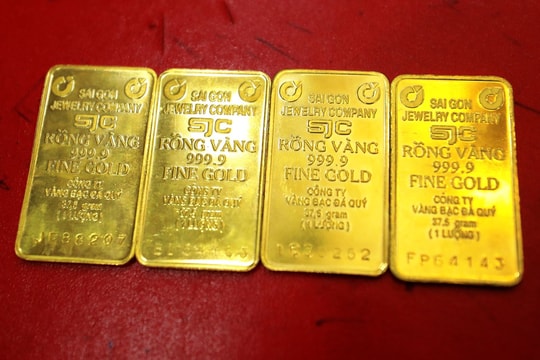 Giá vàng miếng sáng 9/12 giảm 300.000 đồng/lượng