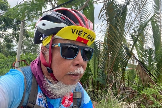 Cụ ông 71 tuổi đạp xe 1.000km/tháng, kể phút đuối sức giữa đèo hiểm trở
