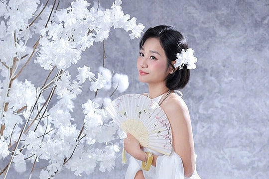 Người phụ nữ 40 tuổi có vòng eo 58 cm nhờ gym, yoga