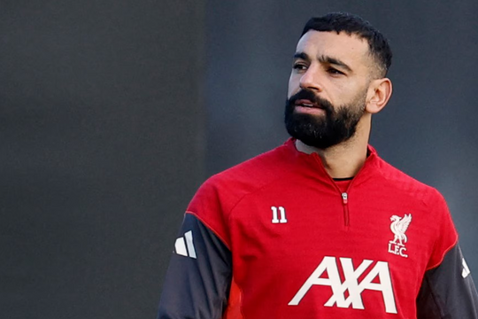 Carragher: 'Salah chờ Liverpool đá tệ để phát ngôn'