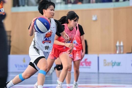 Nữ sinh Phan Đình Phùng xuất sắc trận chung kết bóng rổ Trẻ VnExpress