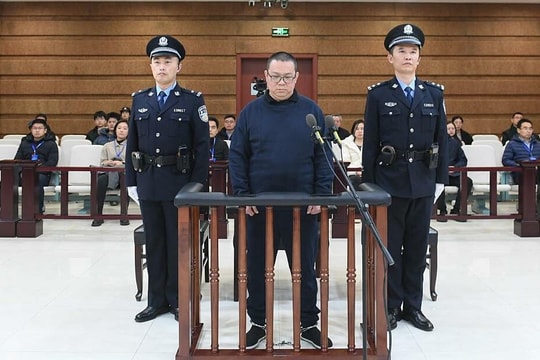 Trung Quốc tử hình cựu quan chức nhận hối lộ 156 triệu USD