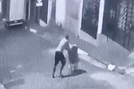 Vứt xe đẩy chứa thi thể phụ nữ ở giữa đường tại Brazil