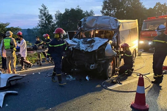 Xe khách chở đoàn dự cưới gặp nạn, 3 người tử vong