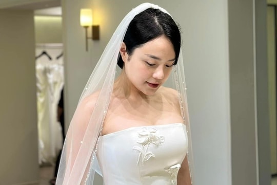 Thái Trinh sinh con