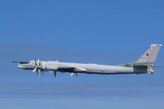 Nhật Bản điều máy bay theo dõi Nga và Trung Quốc tuần tra chung