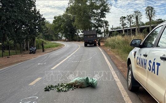 Điều tra vụ xe tải cán qua người sau tai nạn khiến nạn nhân tử vong