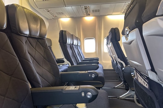 Kinh nghiệm xin cả hàng ghế trên máy bay