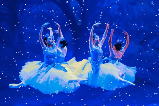 Sắc màu Giáng sinh trong vũ kịch 'Kẹp hạt dẻ'