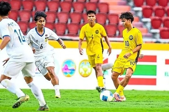 Tiền vệ cao 1,64 m đe dọa chọc thủng lưới Việt Nam