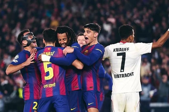 Barca ngược dòng trong ba phút ở Champions League