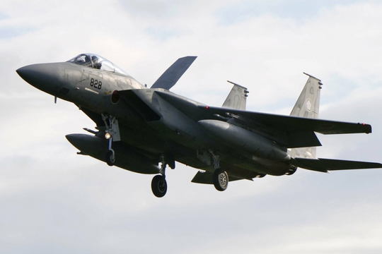 J-15 Trung Quốc khóa mục tiêu F-15 Nhật Bản 'từ cách gần 150 km'