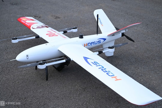 Người dân được trải nghiệm UAV, robot trên phố đi bộ Hồ Gươm