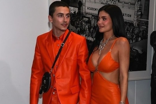 Kylie Jenner quá gợi cảm bên bạn trai