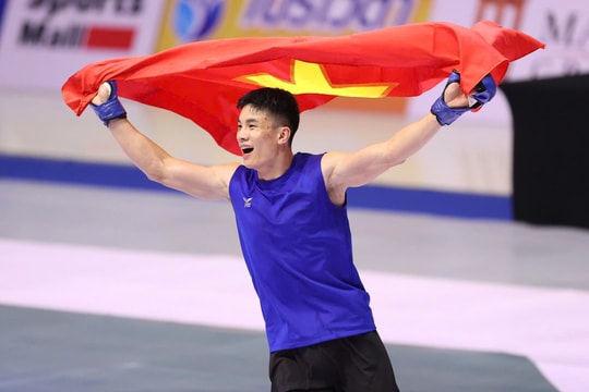 Võ sĩ MMA Việt Nam tung hơn 50 cú đấm hạ gục đối thủ, được thưởng 200 triệu đồng