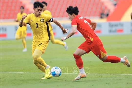 SEA Games 33: Đ&#236;nh Bắc rực s&#225;ng, U22 Việt Nam hi&#234;n ngang tiến v&#224;o B&#225;n kết