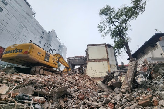 Hà Nội phá dỡ công trình làm Quảng trường phía Đông hồ Hoàn Kiếm