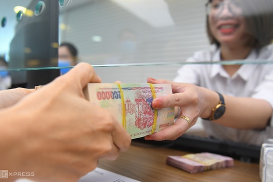 Nhiều ngân hàng nâng lãi suất kỳ hạn ngắn lên kịch trần