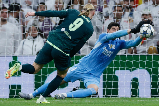 Courtois: 'Nếu chúng tôi không ủng hộ Alonso, Real đã thua 0-6'