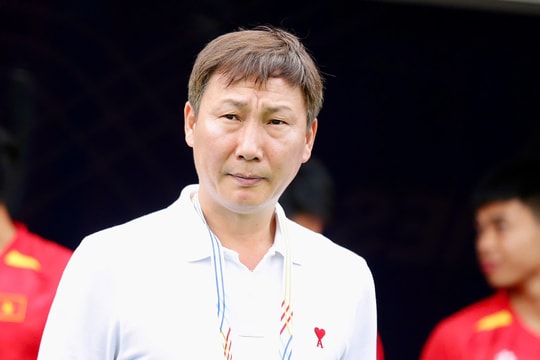 HLV Kim vui vì vào bán kết bằng ngôi đầu ở SEA Games 33