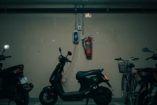 'Xe điện là giải pháp giảm ô nhiễm' nhưng chung cư e dè