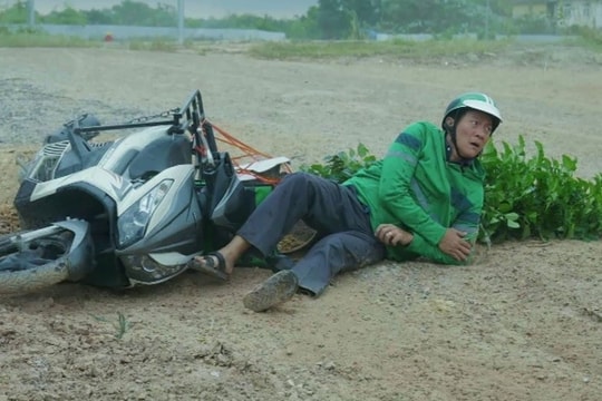 Tình tiết của diễn viên Hoàng Hải trên phim giờ vàng gây tranh luận