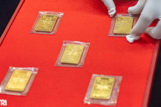 Giá vàng miếng giảm bất chấp giá vàng thế giới tăng