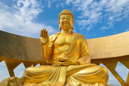 Tượng Phật cao 7,2 m tại núi Bà Đen