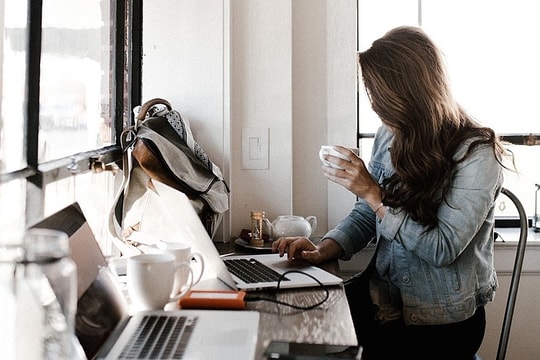 Áp lực 'phải đẹp' trong công sở Mỹ