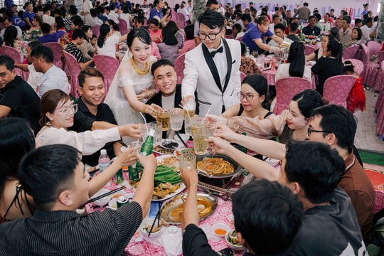 Mời người lạ dự tiệc cưới