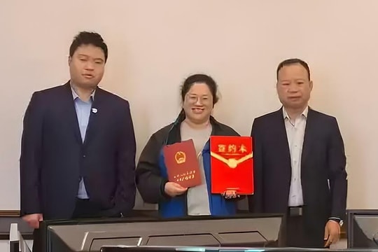 Ông chủ tặng 18 căn hộ giữ chân nhân viên