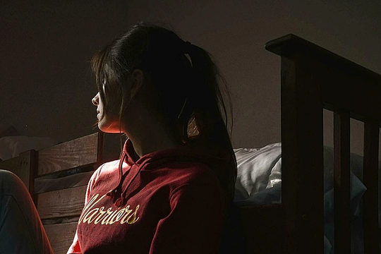 Cô gái 20 tuổi trầm cảm vì gánh nỗi đau của mẹ