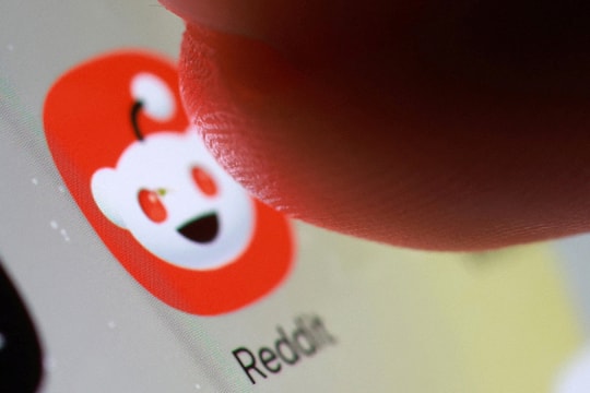 Reddit kiện lệnh cấm mạng xã hội của Australia