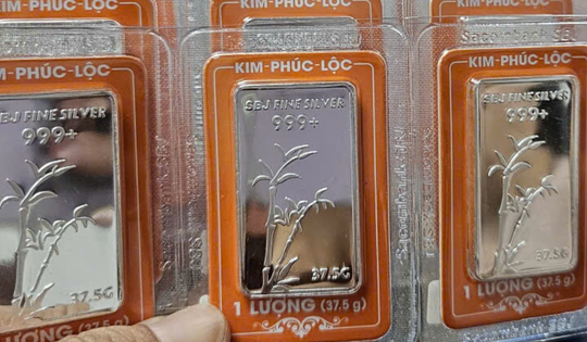 Giá bạc hôm nay 12-12: Tiếp tục lập kỷ lục mới