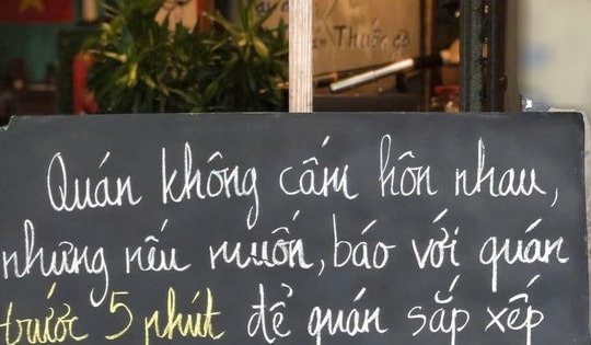 Tấm bảng "ghi chú" của một quán cà phê ở Cà Mau gây bão mạng xã hội