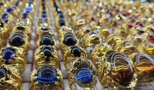 Sáng nay 12-12, giá vàng miếng SJC, vàng nhẫn trở lại vùng đỉnh