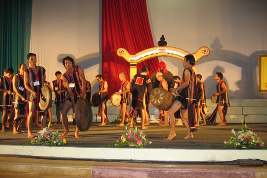 Phát triển sản phẩm công nghiệp văn hóa để xây dựng nền tảng du lịch bền vững