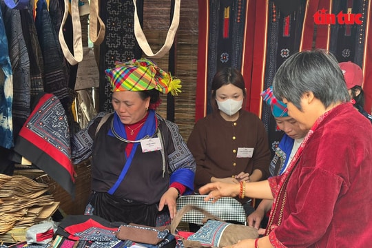 Tôn vinh bản sắc văn hóa Mông giữa lòng Thủ đô