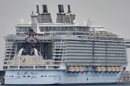 Khách uống ít nhất 33 ly rượu và chết trên du thuyền, thi thể đặt ở tủ lạnh