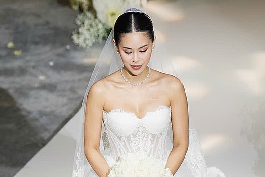 Hai váy cưới thương hiệu quốc tế của Tiên Nguyễn