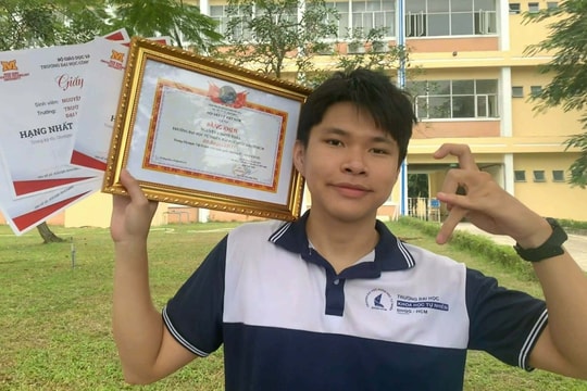 Nam sinh chuyên Hóa thành quán quân Olympic Vật lý toàn quốc