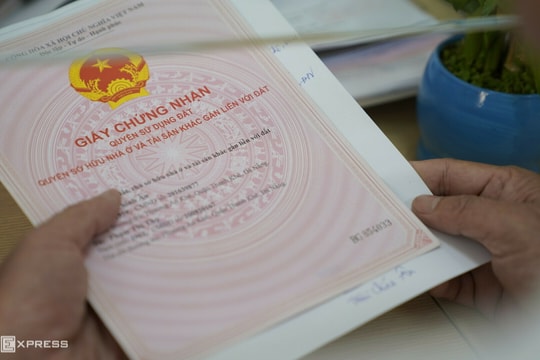 Cặp đôi dùng giấy tờ giả mua đất vẫn được cấp sổ đỏ, lừa ngân hàng