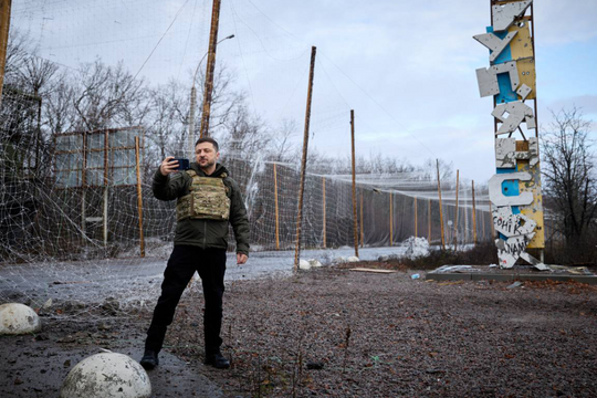 Ông Zelensky thăm thành phố Nga mới tuyên bố kiểm soát