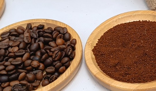 Giá cà phê hôm nay 13-12: Cuối tuần lao dốc, mốc 100.000 đồng/kg không còn