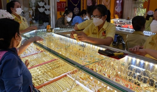 Giá vàng hôm nay 13-12: Tăng lên mức cao nhất trong 7 tuần qua