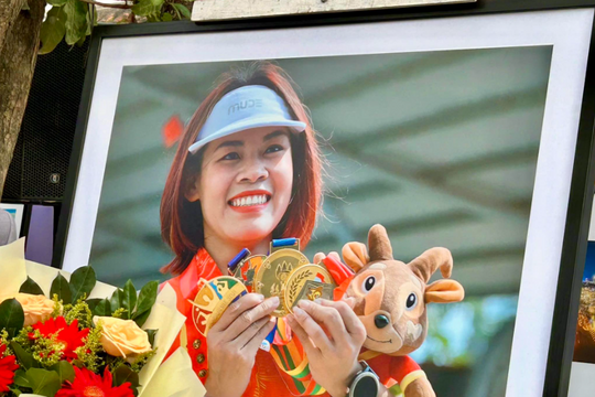 ‘Nữ hoàng đi bộ’ nén đau thi đấu, ngất xỉu trên đường: ‘Đau đớn nhất sự nghiệp’