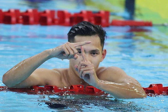 Bạn gái khóc sau khi trượt HCV, nhà vô địch SEA Games tặng quà đặc biệt