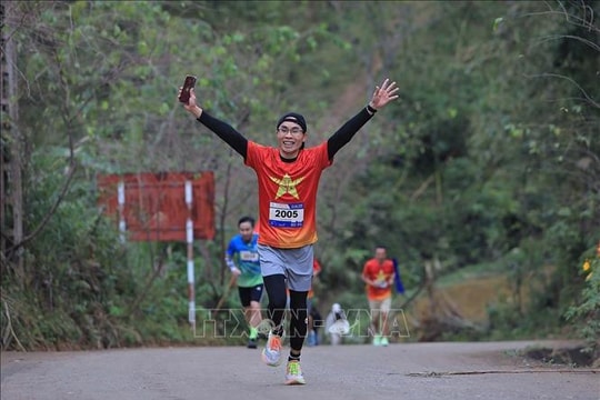 Cao Phong Trail 2025 - Sắc cam chinh phục đỉnh cao Bản Mừng