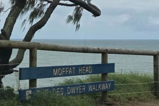 Cô gái 17 tuổi đứng sát mép vách đá chụp ảnh, trượt chân tử vong