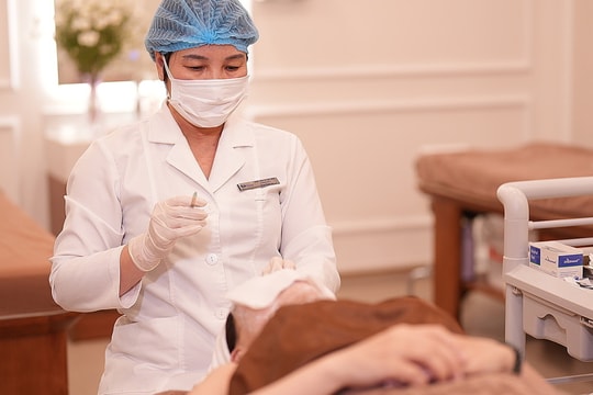 Tiêm meso bằng tay hay máy thì tốt hơn?